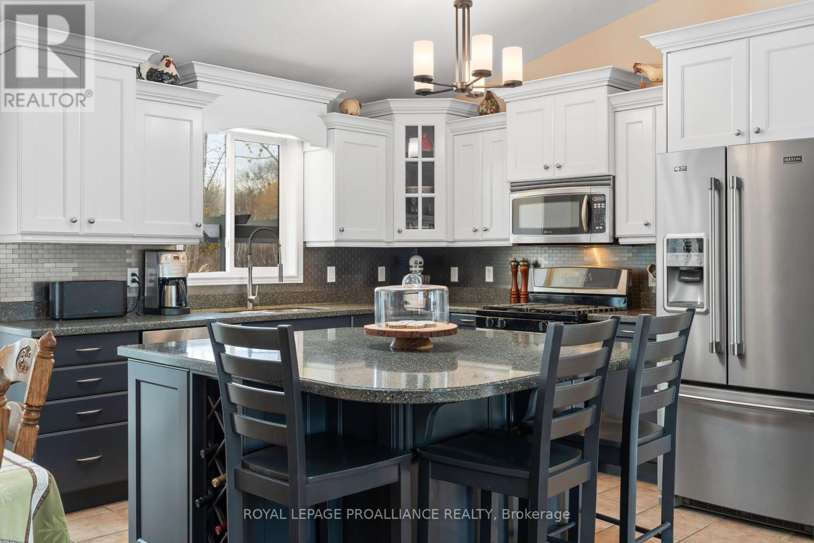 72 Glenburnie Road, Quinte West, Ontario  K8V 5P4 - Photo 9 - X12915016