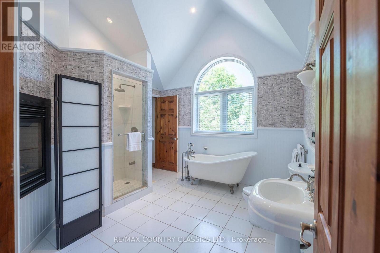 119 Fire Route 89b, North Kawartha, Ontario  K0L 1A0 - Photo 21 - X12915056