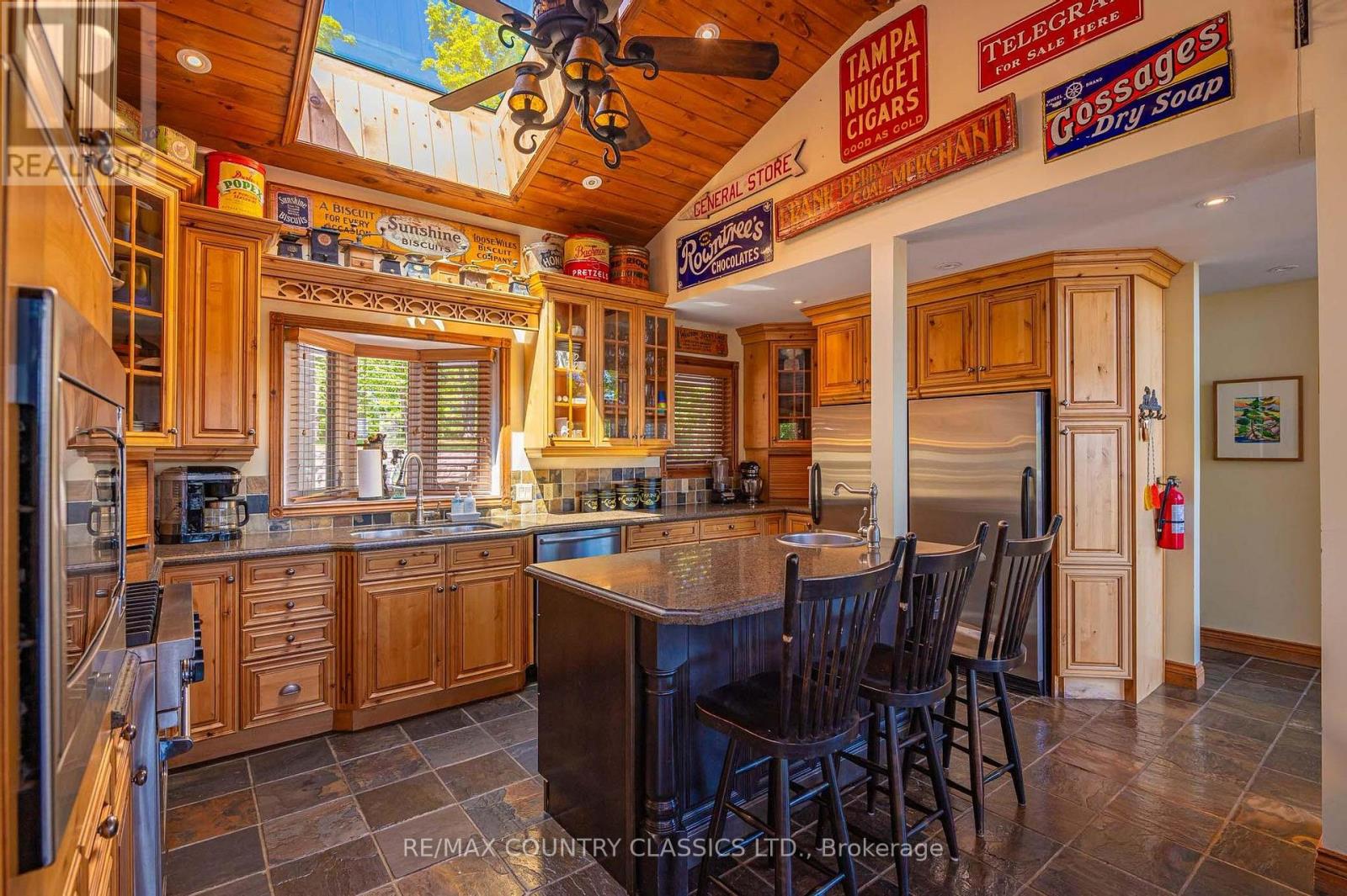 119 Fire Route 89b, North Kawartha, Ontario  K0L 1A0 - Photo 5 - X12915056