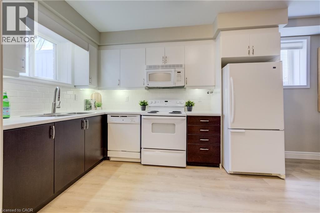 246 Westmeadow Drive Unit# A, Kitchener, Ontario  N2N 0A1 - Photo 3 - 40809915