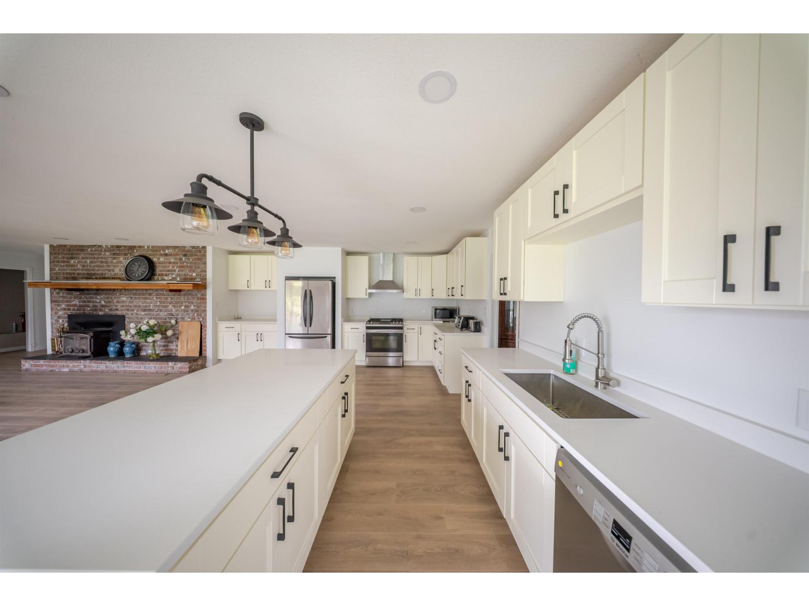 40895 Henderson Road, Columbia Valley, Columbia Valley, British Columbia  V2R 4X5 - Photo 3 - R3074348