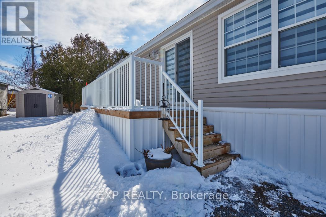 11 Bonner Street, Ottawa, Ontario  K2H 7S9 - Photo 3 - X12914924