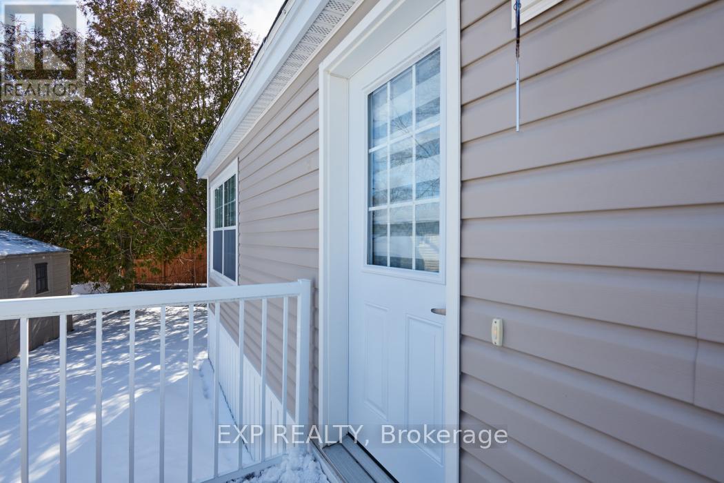 11 Bonner Street, Ottawa, Ontario  K2H 7S9 - Photo 4 - X12914924