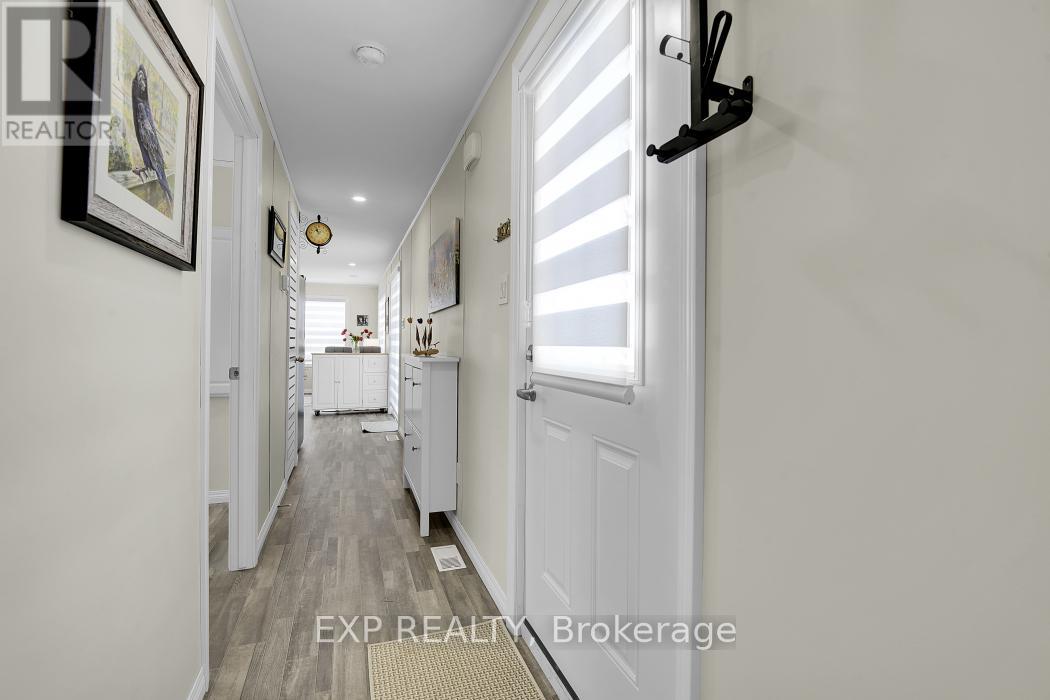 11 Bonner Street, Ottawa, Ontario  K2H 7S9 - Photo 5 - X12914924