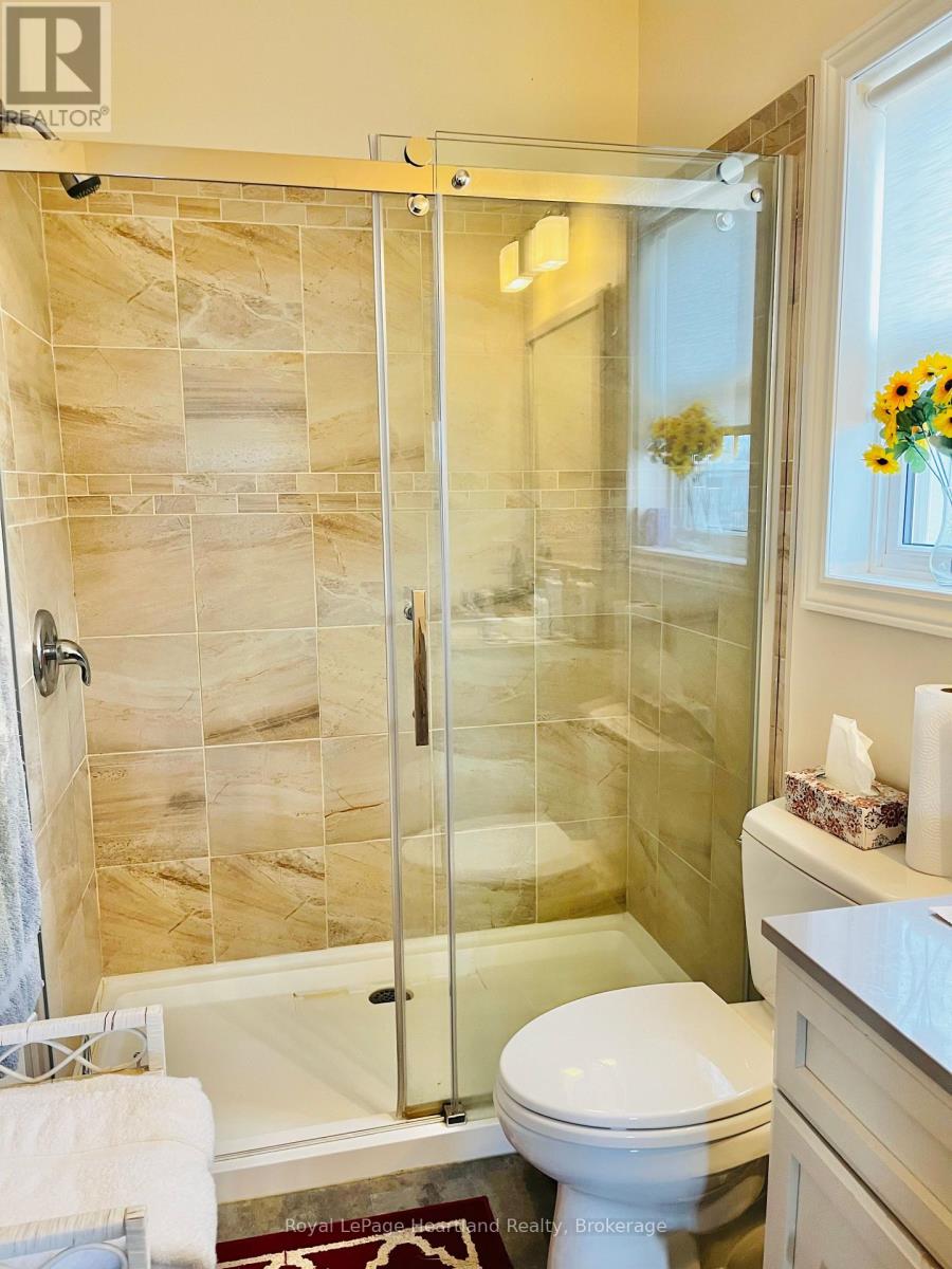 9 Velma Street, Strathroy-Caradoc, Ontario  N7G 3L2 - Photo 14 - X12914492