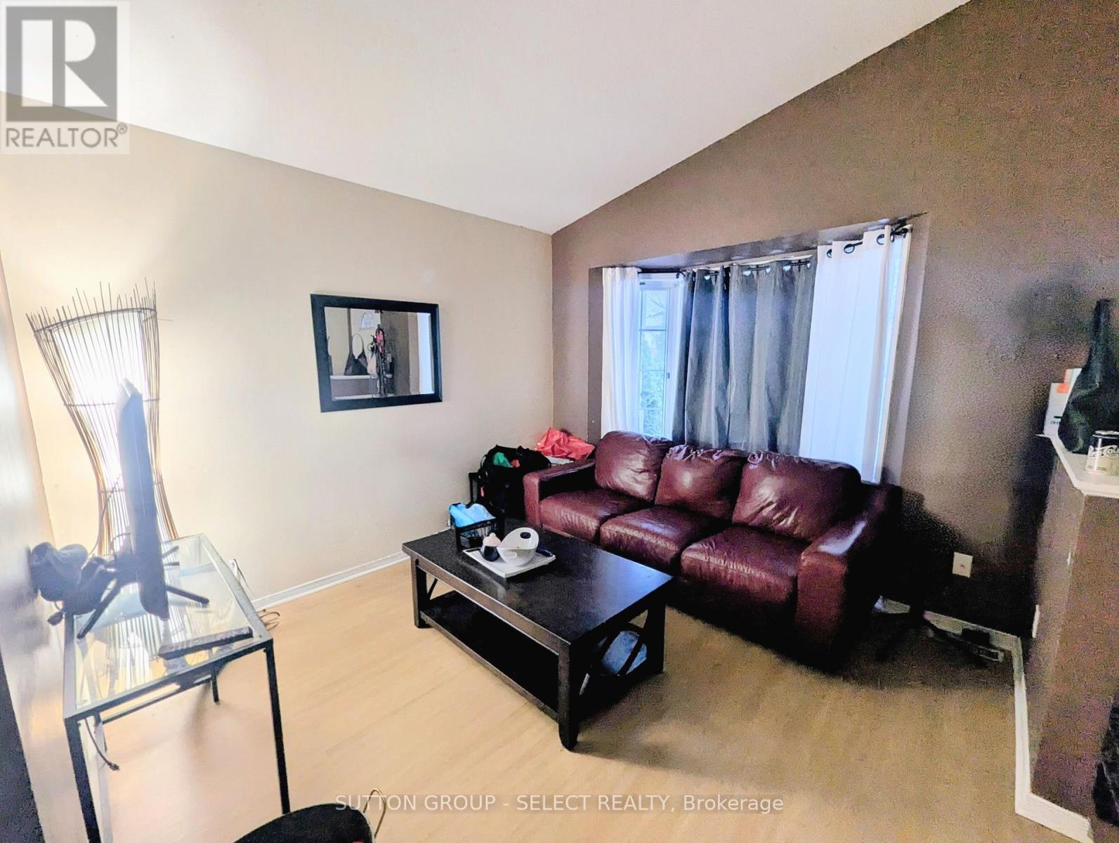 1066 Farnsborough Crescent, London East, Ontario  N5V 4Y9 - Photo 3 - X12915040