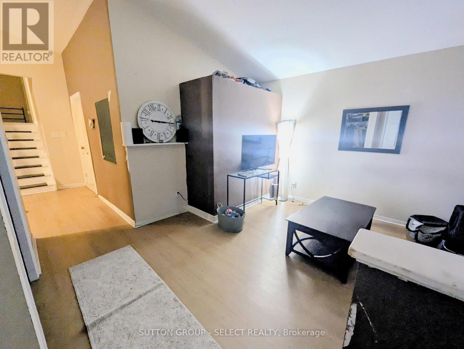 1066 Farnsborough Crescent, London East, Ontario  N5V 4Y9 - Photo 4 - X12915040