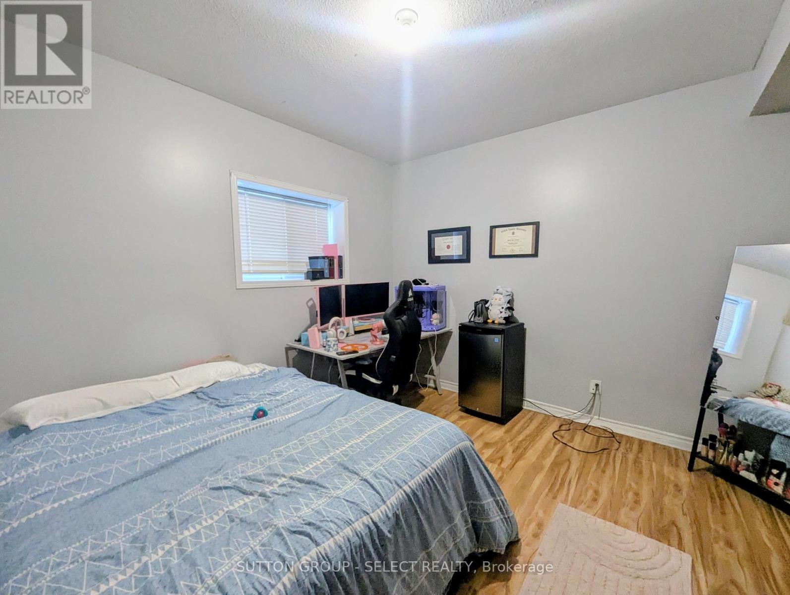 1066 Farnsborough Crescent, London East, Ontario  N5V 4Y9 - Photo 9 - X12915040