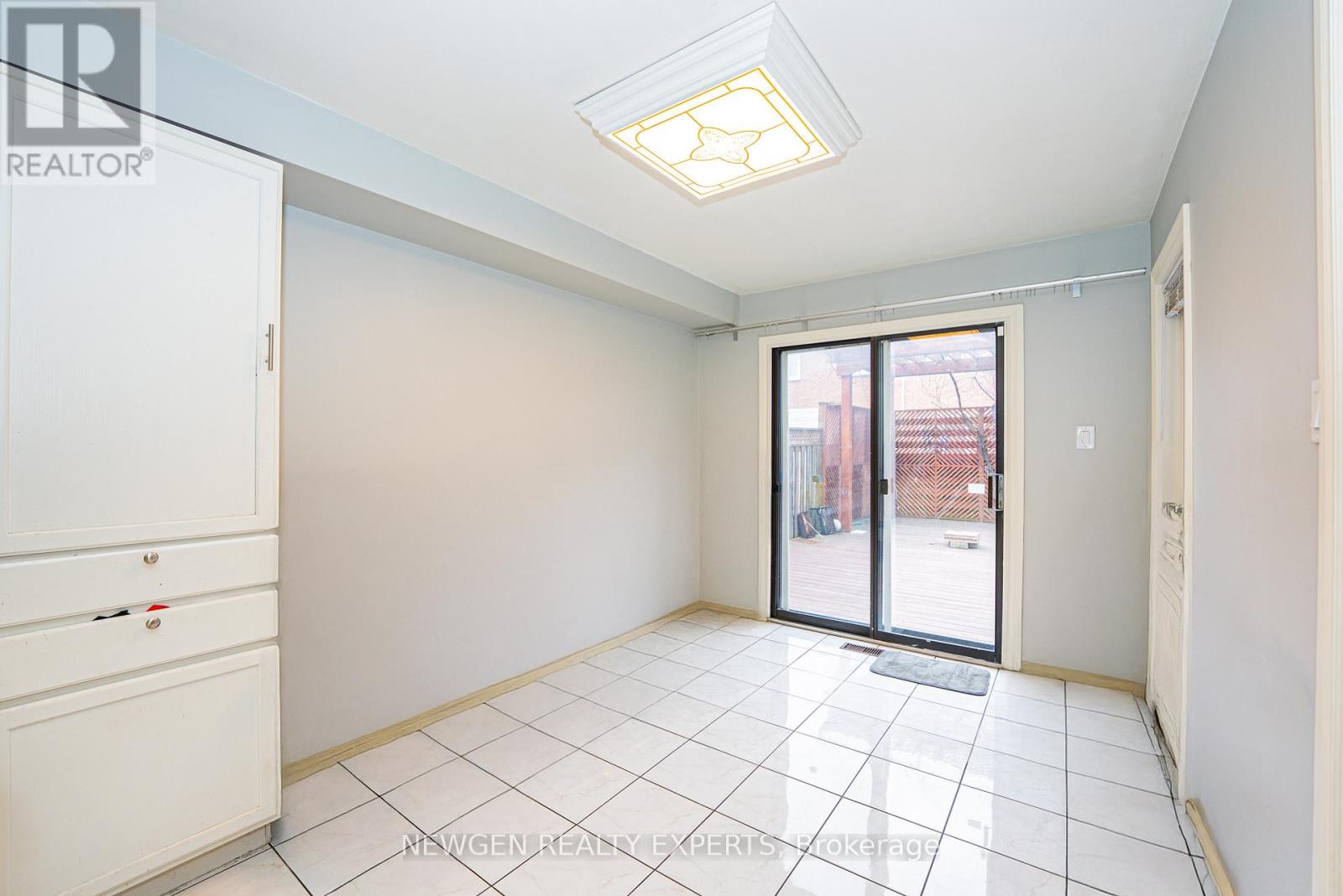 5710 Spangler Drive, Mississauga, Ontario  L5R 3N3 - Photo 13 - W12891930