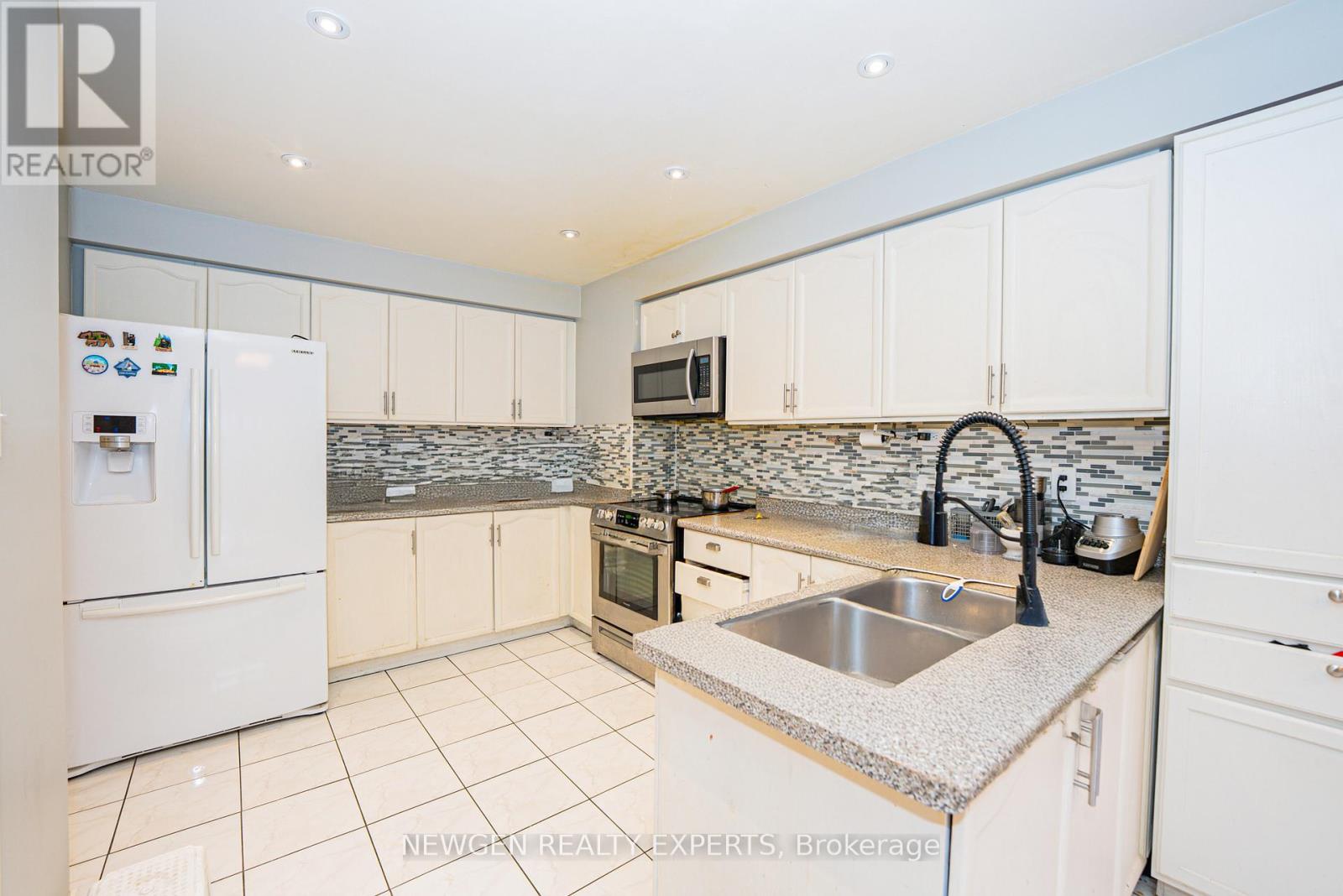 5710 Spangler Drive, Mississauga, Ontario  L5R 3N3 - Photo 14 - W12891930