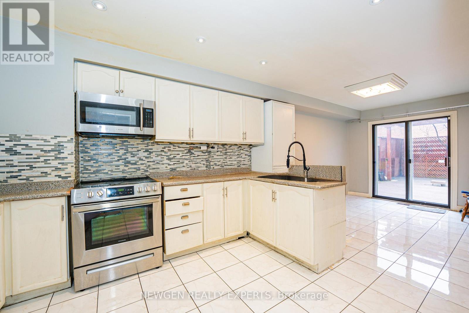 5710 Spangler Drive, Mississauga, Ontario  L5R 3N3 - Photo 15 - W12891930