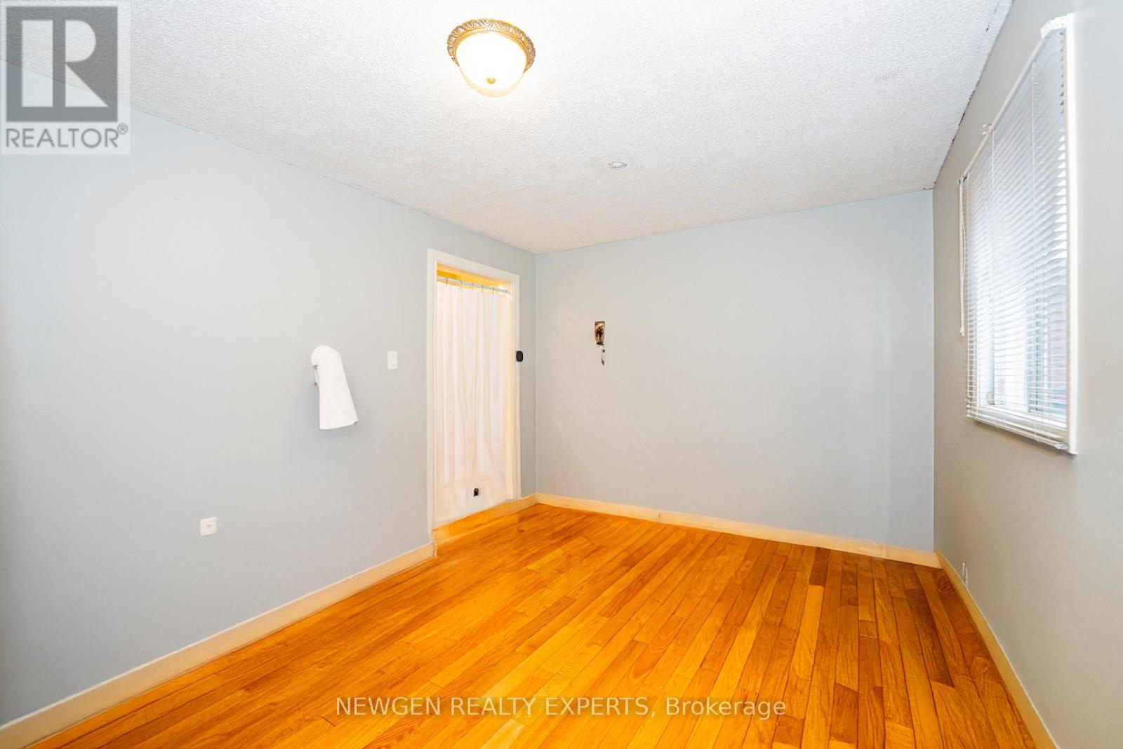 5710 Spangler Drive, Mississauga, Ontario  L5R 3N3 - Photo 11 - W12891930