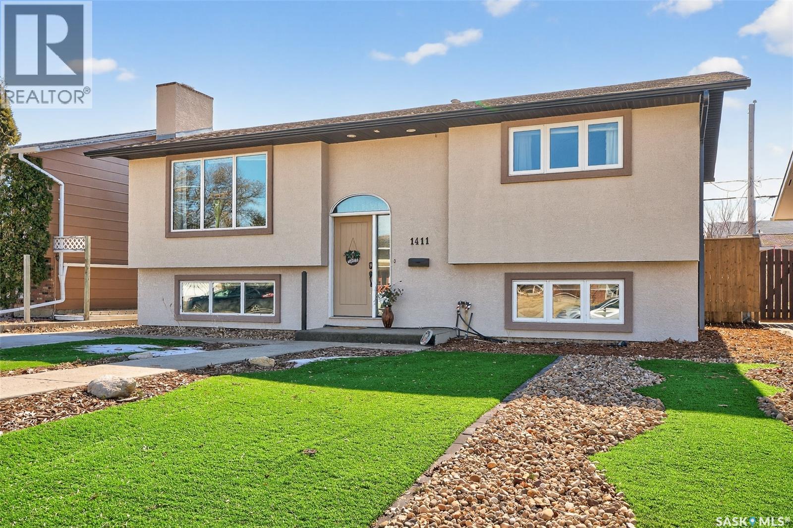 1411 Grandview Street W, Moose Jaw, Saskatchewan  S6H 6R2 - Photo 4 - SK031171