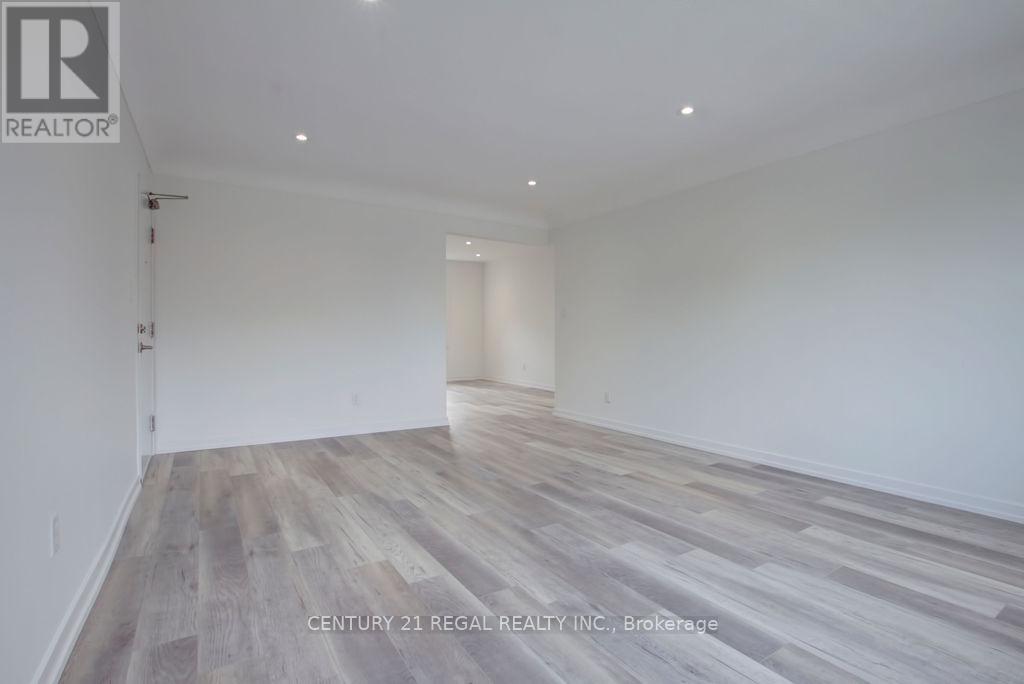 2127 Harris Crescent, Burlington, Ontario  L7R 1G4 - Photo 13 - W12914120