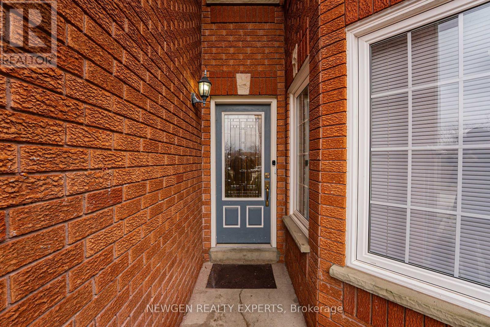 5710 Spangler Drive, Mississauga, Ontario  L5R 3N3 - Photo 3 - W12891930