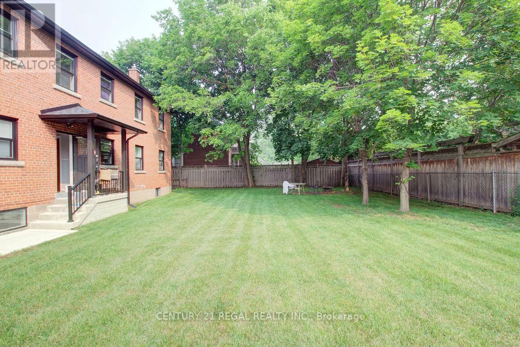 2127 Harris Crescent, Burlington, Ontario  L7R 1G4 - Photo 15 - W12914120
