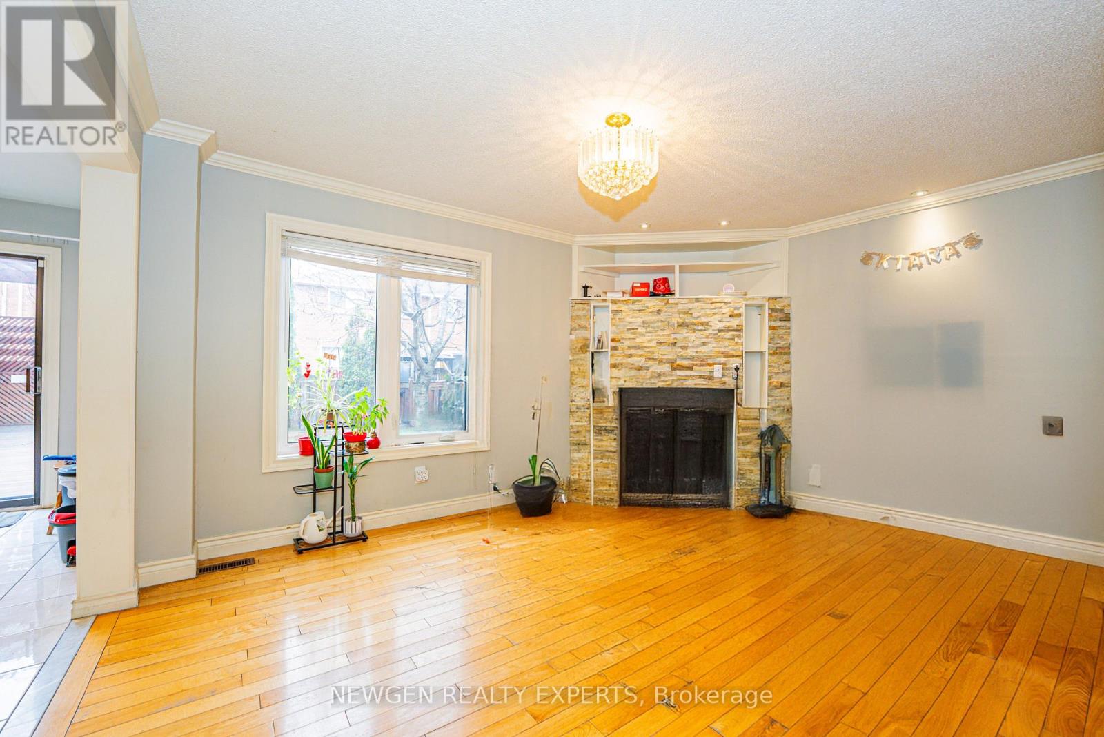 5710 Spangler Drive, Mississauga, Ontario  L5R 3N3 - Photo 7 - W12891930