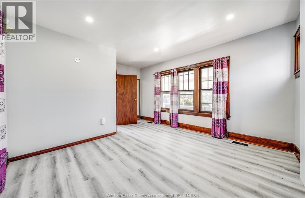 358 Partington, Windsor, Ontario  N9B 2N5 - Photo 10 - 26005880