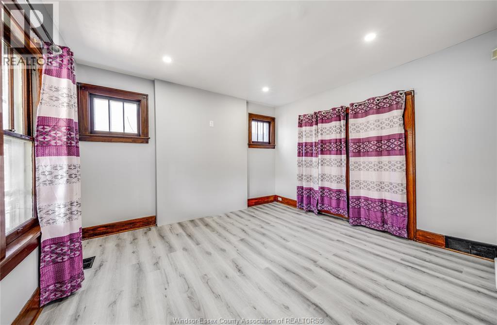 358 Partington, Windsor, Ontario  N9B 2N5 - Photo 8 - 26005880