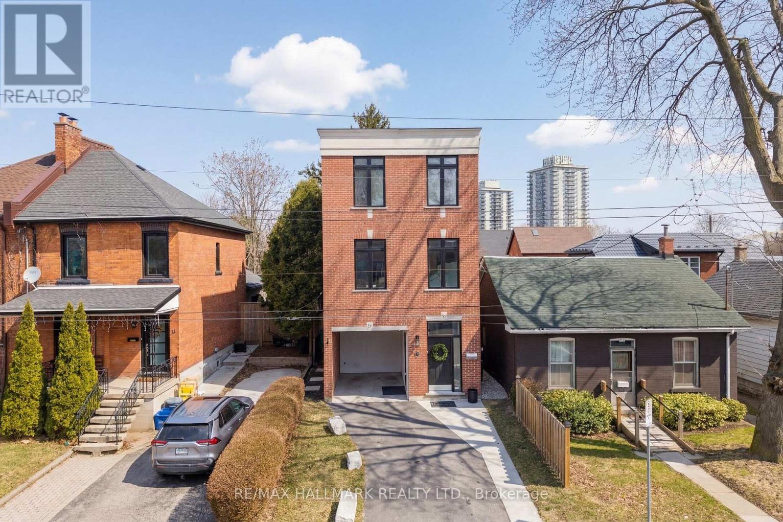 53 WOOD STREET E, Hamilton, Ontario