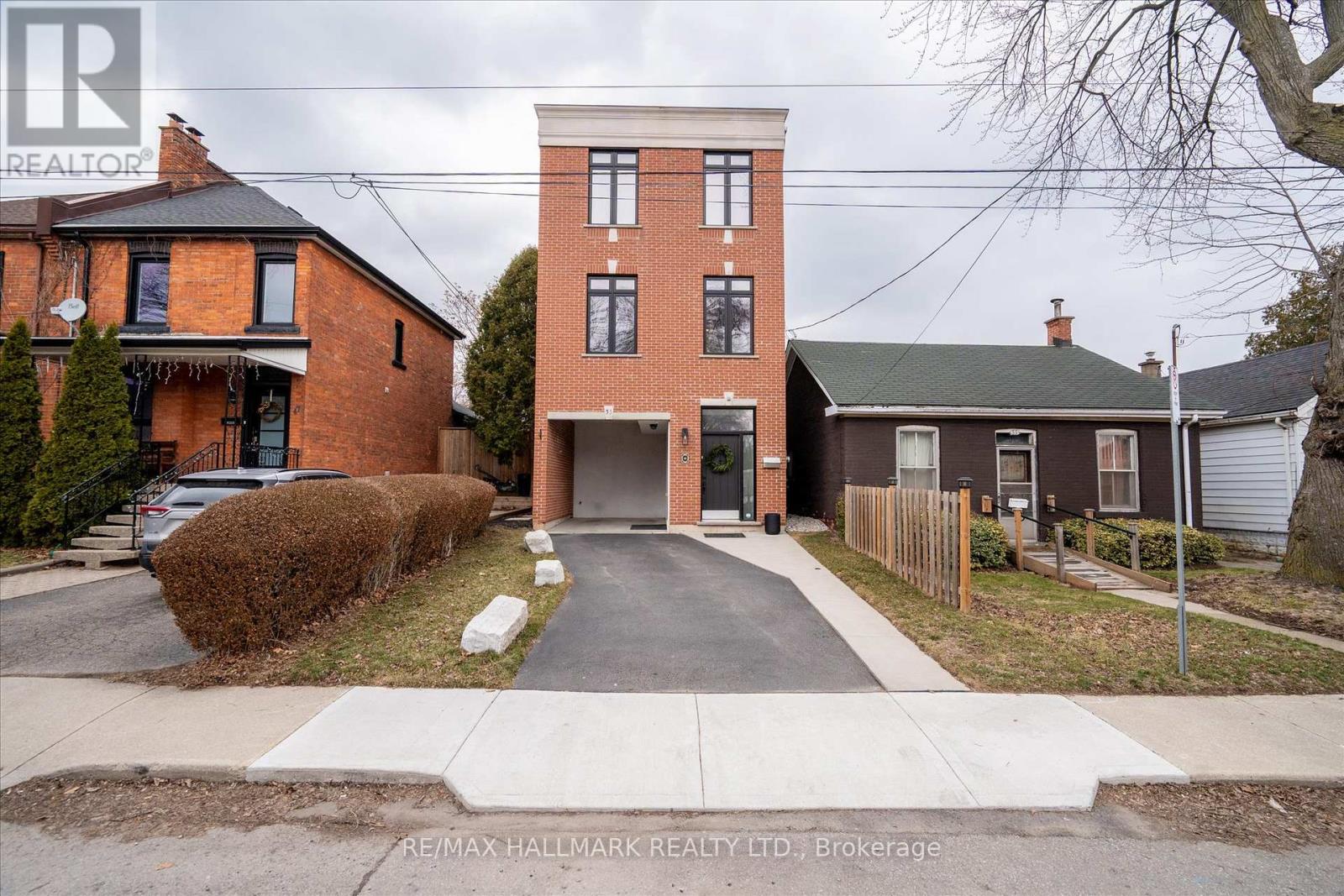 53 Wood Street E, Hamilton, Ontario  L8L 3Y2 - Photo 2 - X12914702