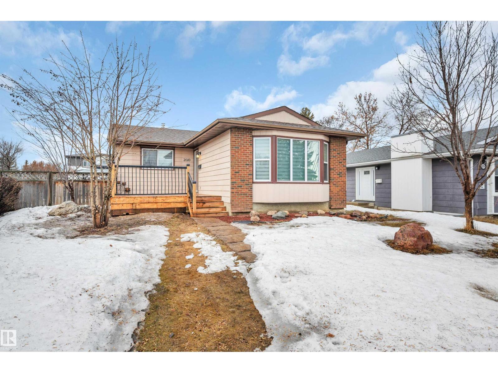 2010 46 ST NW, edmonton, Alberta