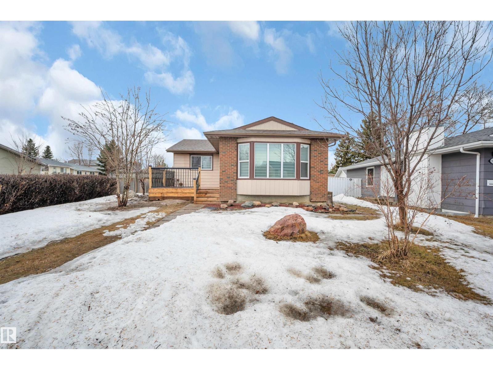 2010 46 St Nw, Edmonton, Alberta  T6L 2T5 - Photo 2 - E4478790