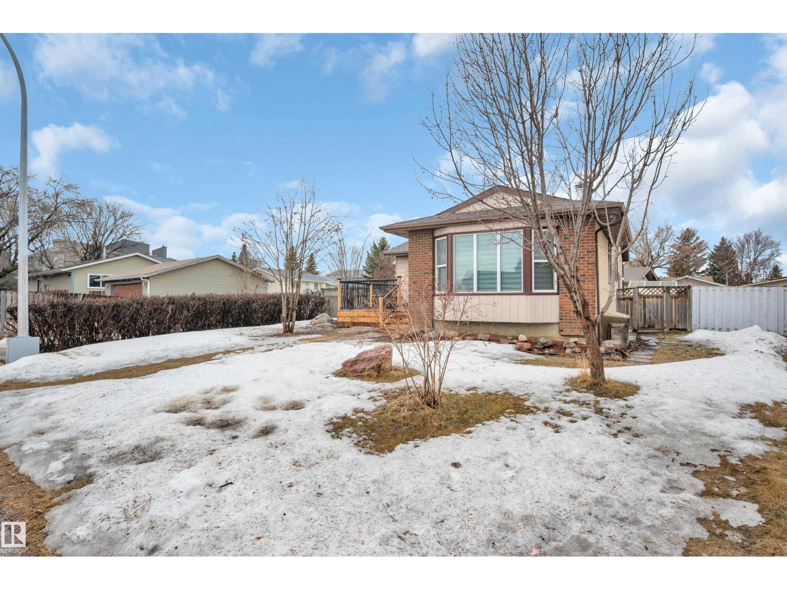 2010 46 St Nw, Edmonton, Alberta  T6L 2T5 - Photo 3 - E4478790