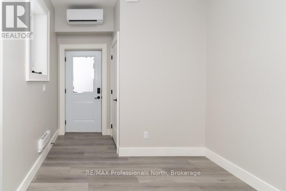 1b - 371 Muskoka Beach Road, Gravenhurst, Ontario  P1P 1M7 - Photo 5 - X12914902