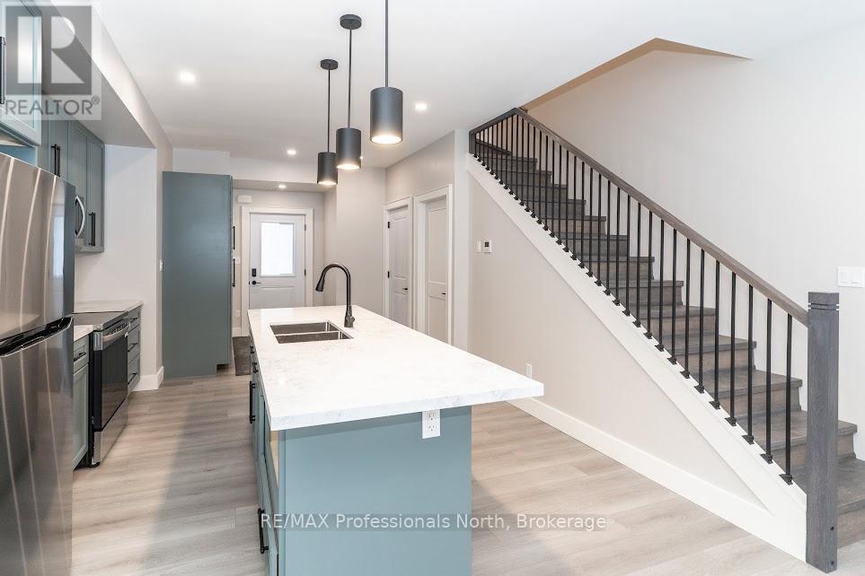 2a - 371 Muskoka Beach Road, Gravenhurst, Ontario  P1P 1M7 - Photo 8 - X12914912