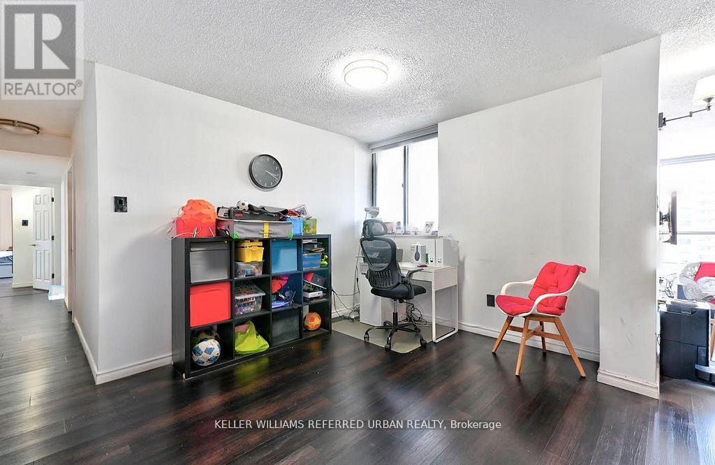 1811 - 10 Martha Eaton Way, Toronto, Ontario  M6M 5B3 - Photo 6 - W12889588