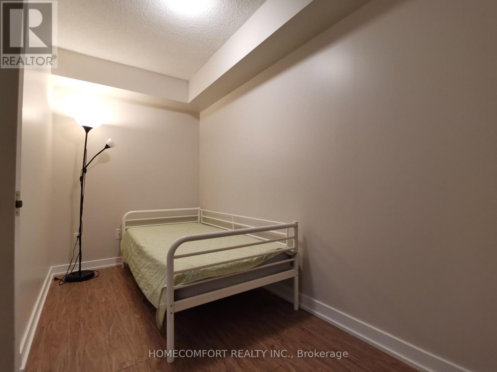 915 - 15 Singer Court, Toronto, Ontario  M2K 0B1 - Photo 3 - C12915054