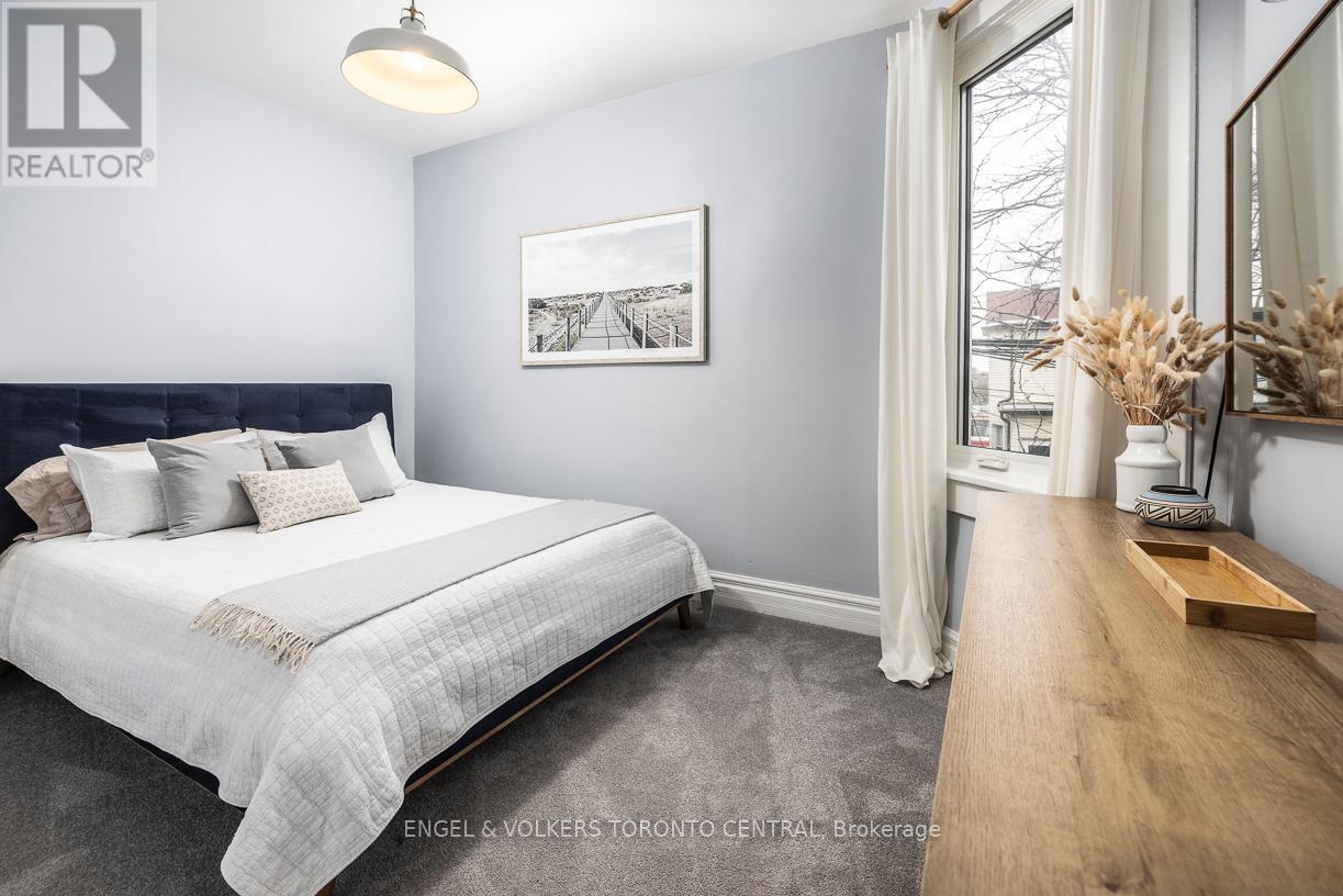 4 Felstead Avenue, Toronto, Ontario  M4J 1G2 - Photo 10 - E12914978