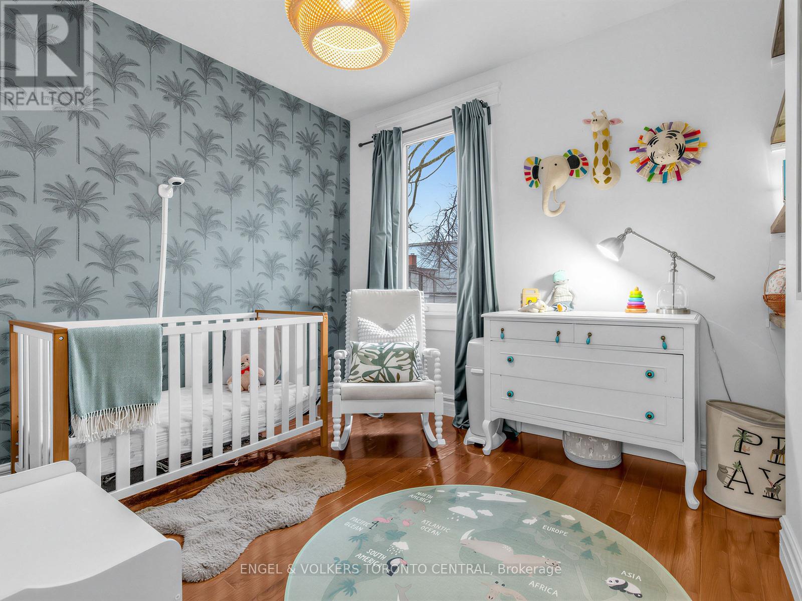 4 Felstead Avenue, Toronto, Ontario  M4J 1G2 - Photo 11 - E12914978