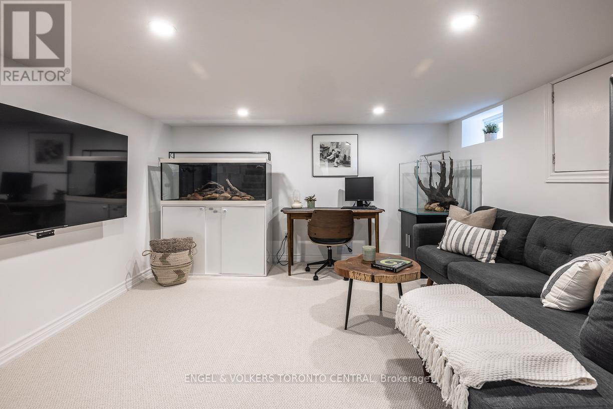 4 Felstead Avenue, Toronto, Ontario  M4J 1G2 - Photo 13 - E12914978