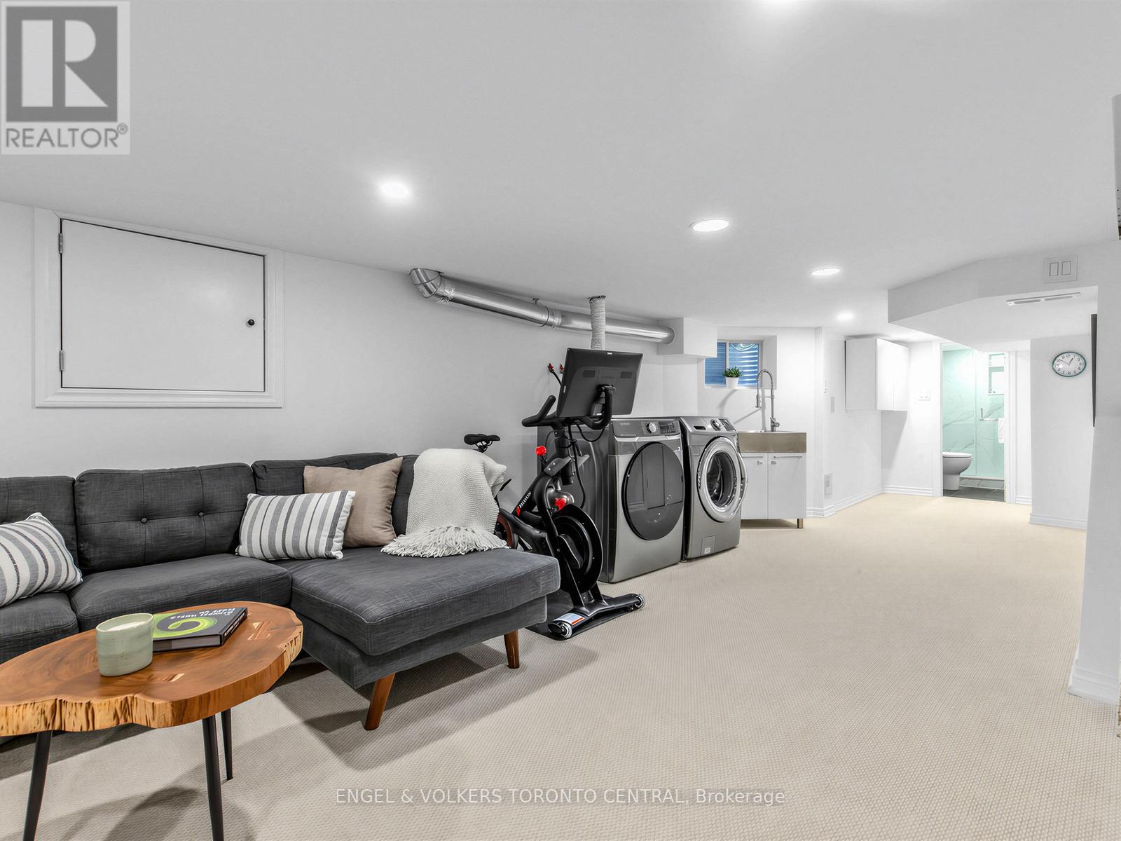 4 Felstead Avenue, Toronto, Ontario  M4J 1G2 - Photo 14 - E12914978