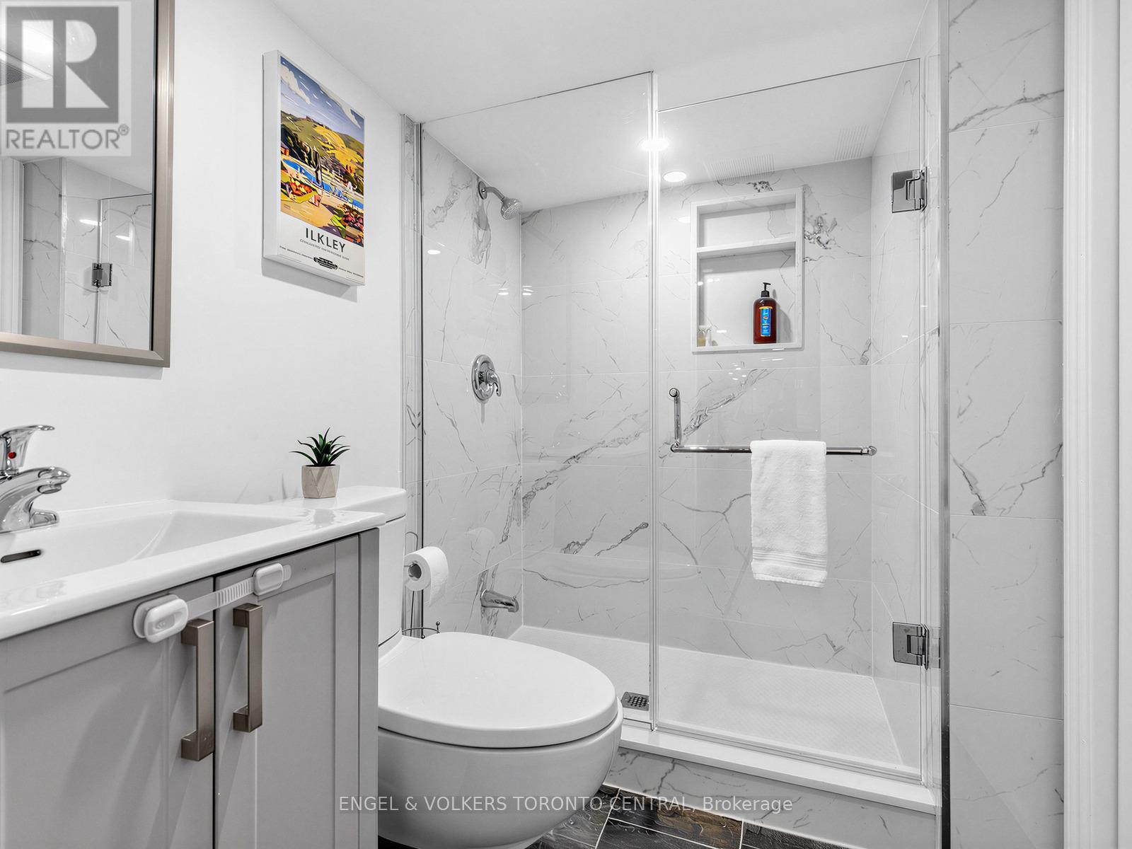 4 Felstead Avenue, Toronto, Ontario  M4J 1G2 - Photo 15 - E12914978