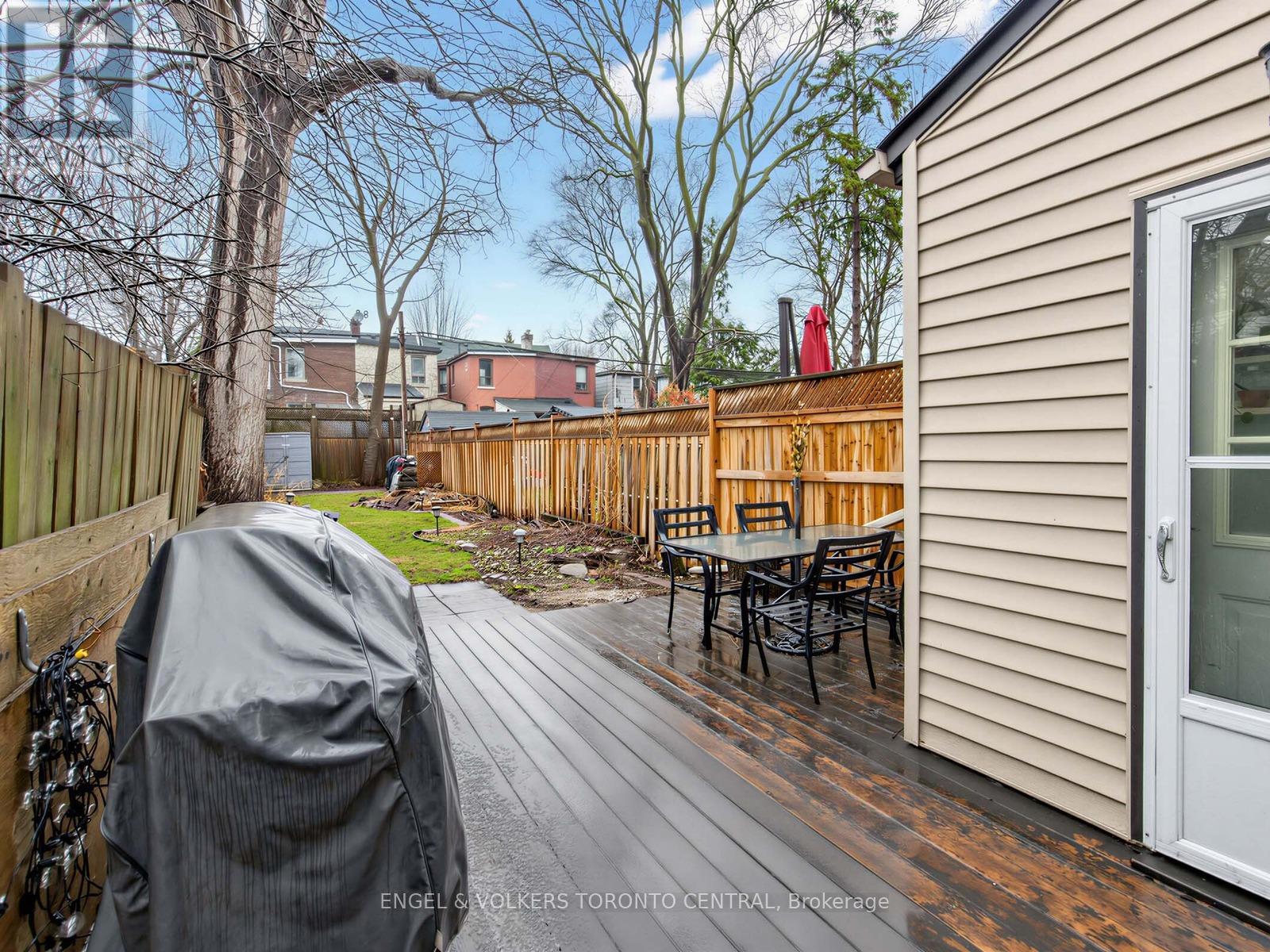 4 Felstead Avenue, Toronto, Ontario  M4J 1G2 - Photo 16 - E12914978
