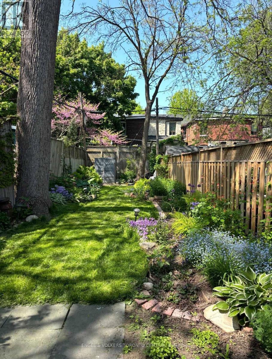 4 Felstead Avenue, Toronto, Ontario  M4J 1G2 - Photo 17 - E12914978