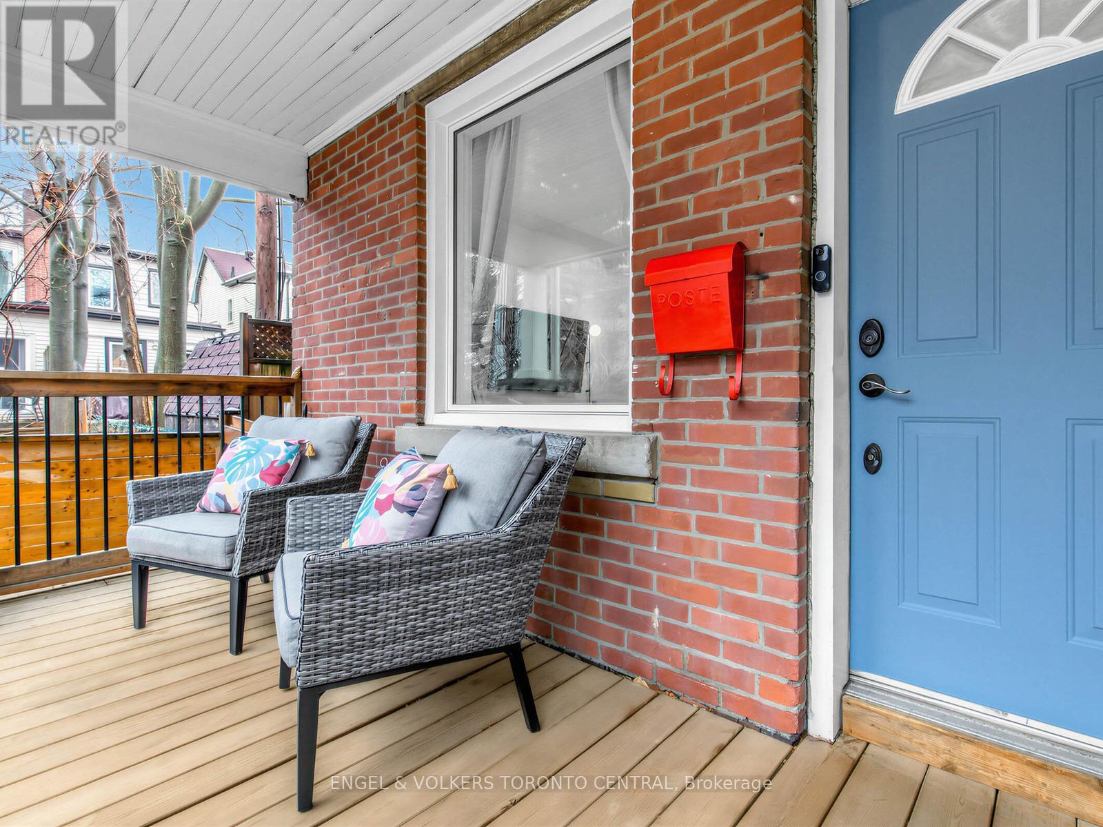 4 Felstead Avenue, Toronto, Ontario  M4J 1G2 - Photo 2 - E12914978