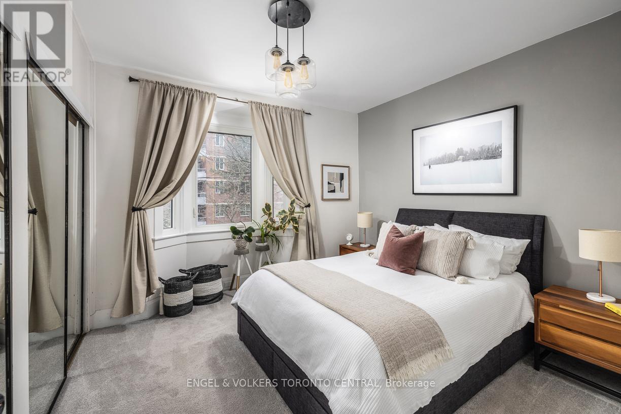 4 Felstead Avenue, Toronto, Ontario  M4J 1G2 - Photo 8 - E12914978