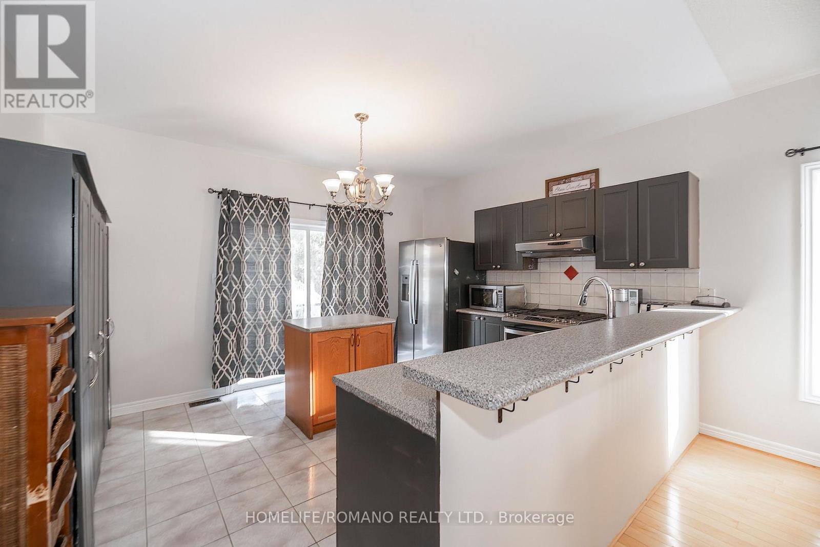 25 Bedell Crescent, Whitby, Ontario  L1R 2N8 - Photo 11 - E12915004