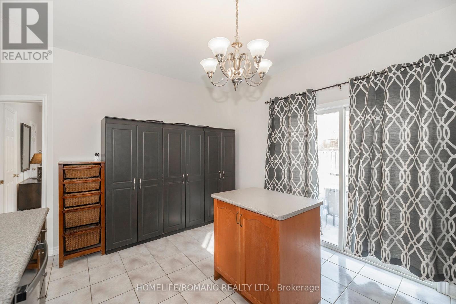 25 Bedell Crescent, Whitby, Ontario  L1R 2N8 - Photo 8 - E12915004