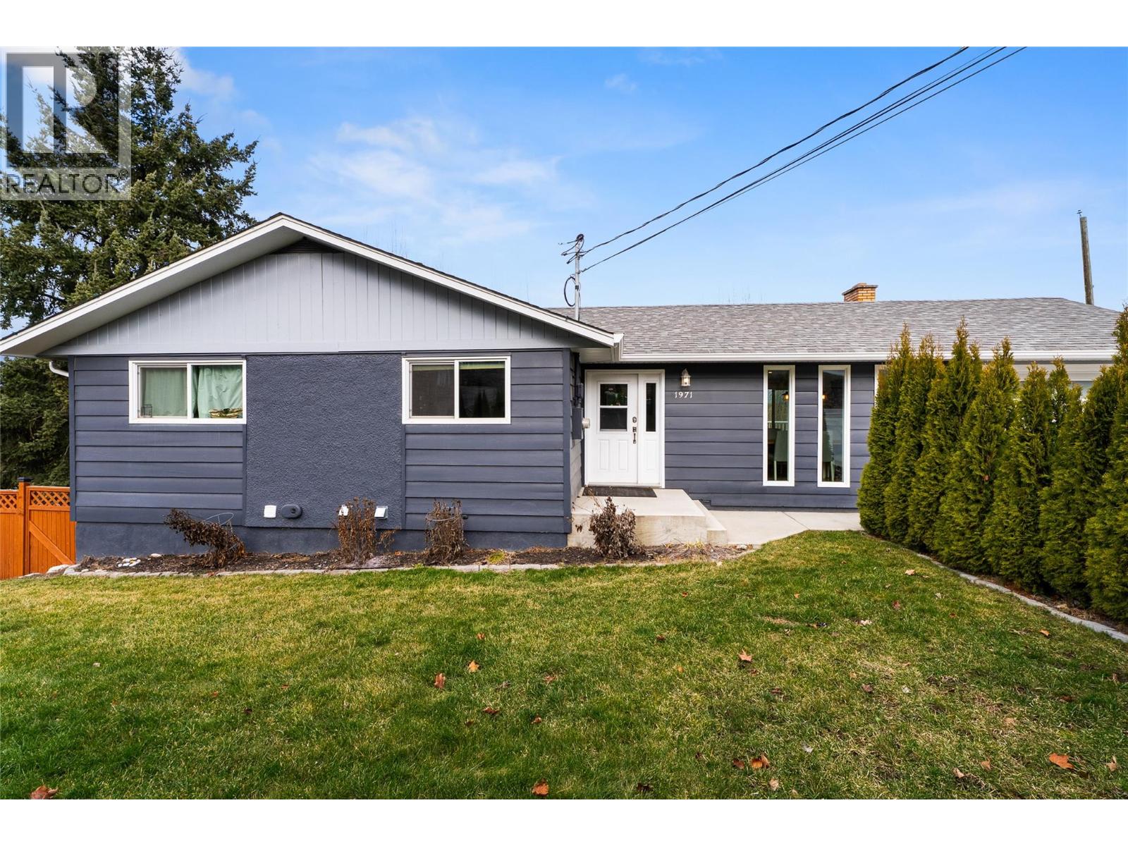 1971 3 Avenue Se, Salmon Arm, British Columbia V1E 1V2 - Photo 2 - 10377627