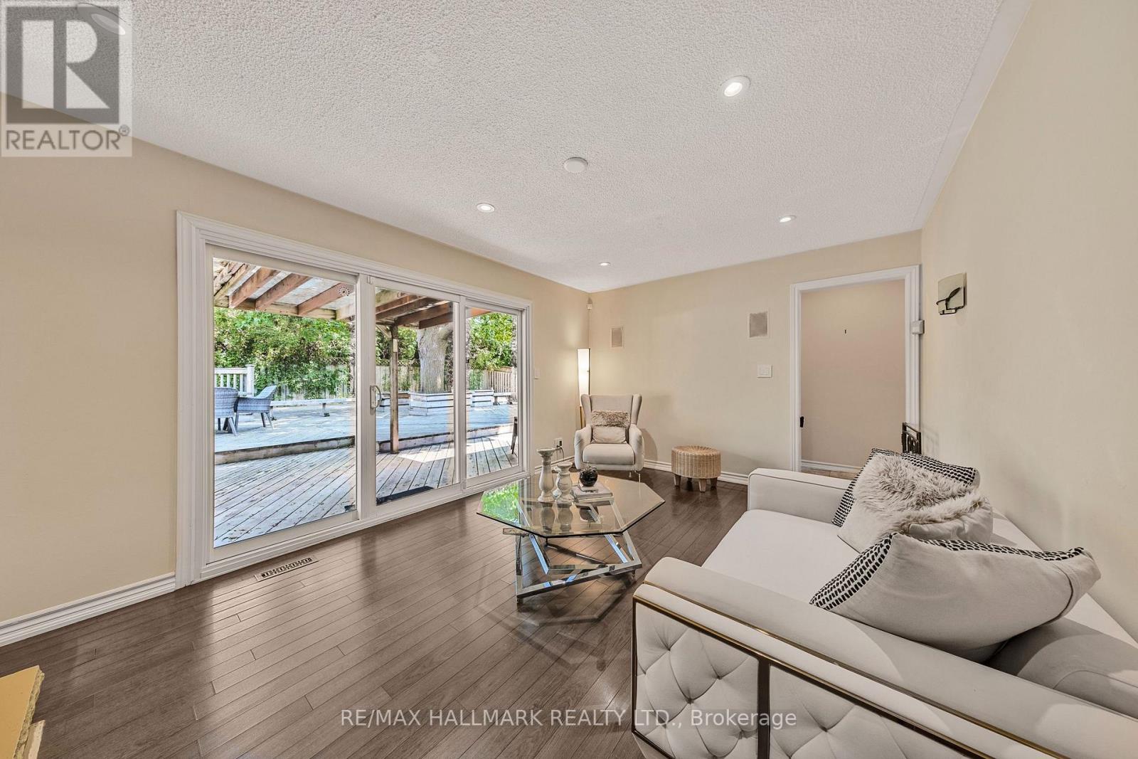 Main - 134 Romfield Circuit, Markham, Ontario L3T 3H9 - Photo 13 - N12914936