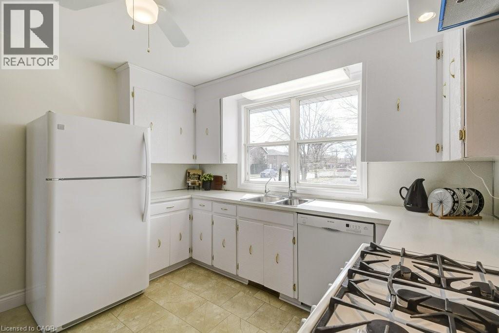 380 East 42nd Street, Hamilton, Ontario  L8T 3A7 - Photo 13 - 40811806