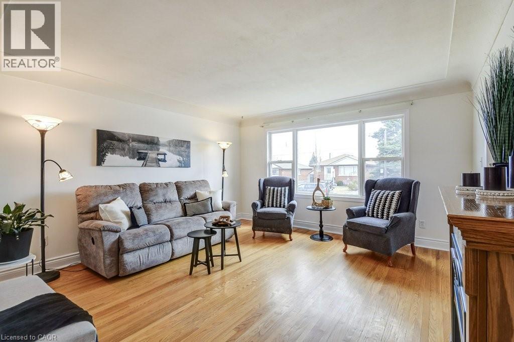 380 East 42nd Street, Hamilton, Ontario  L8T 3A7 - Photo 6 - 40811806