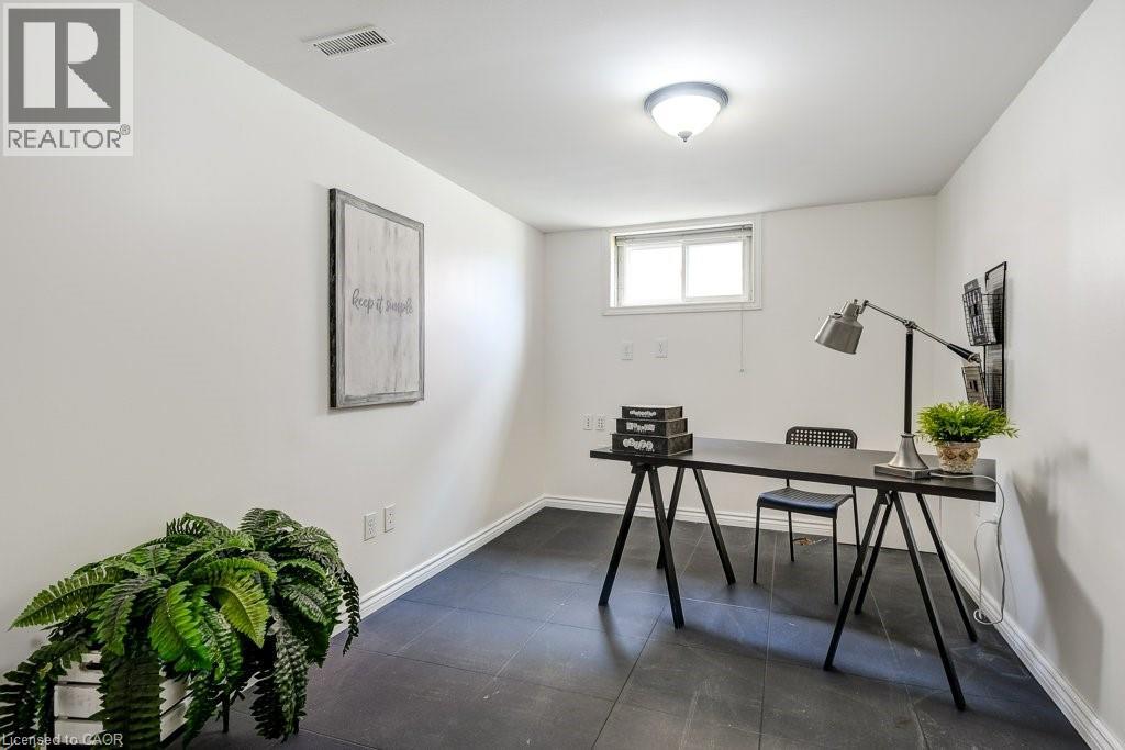 380 East 42nd Street, Hamilton, Ontario  L8T 3A7 - Photo 21 - 40811806