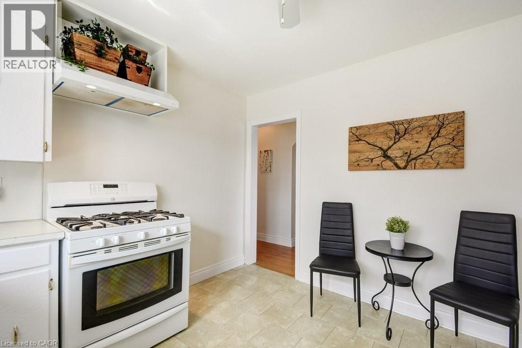 380 East 42nd Street, Hamilton, Ontario  L8T 3A7 - Photo 12 - 40811806