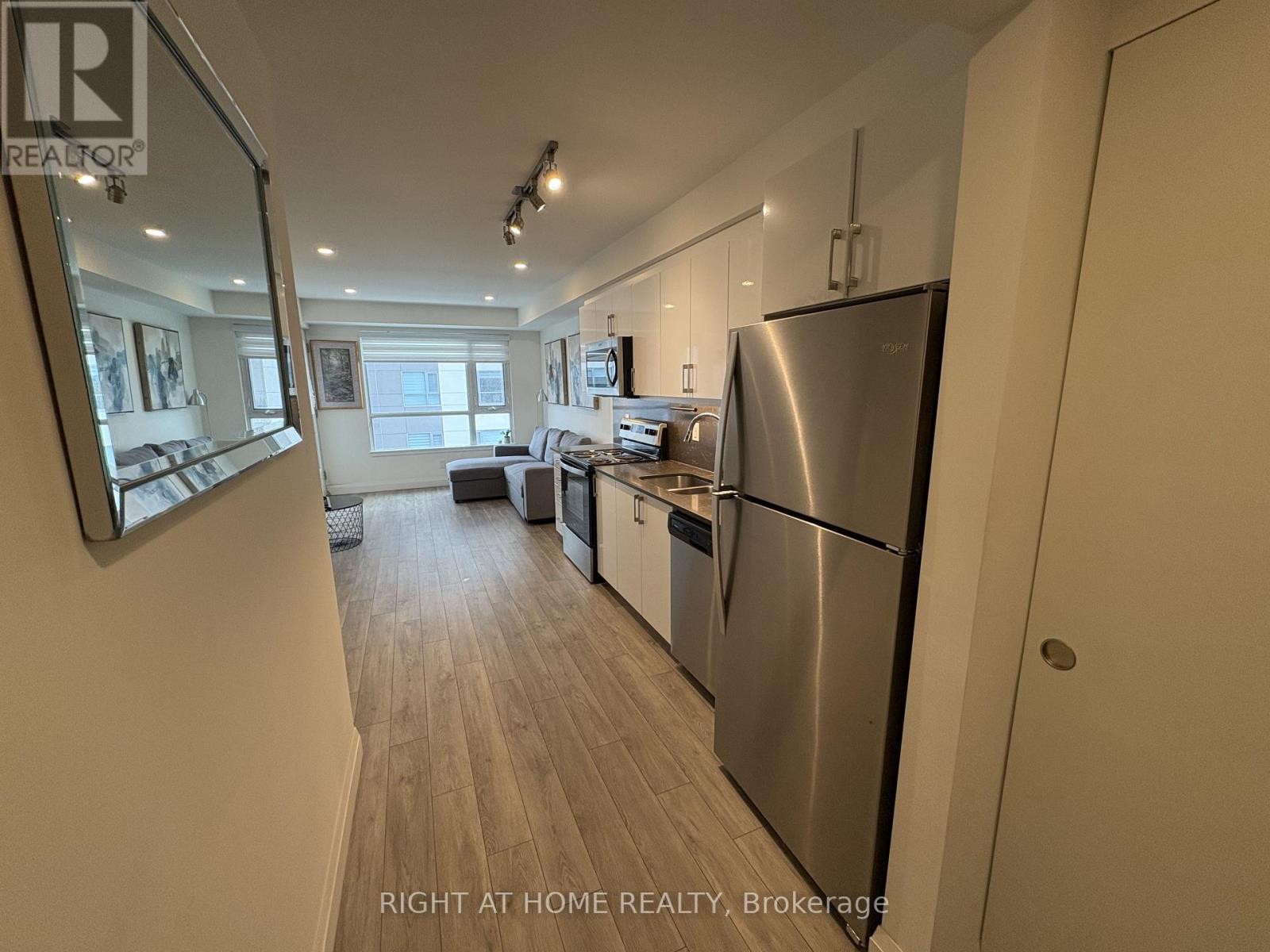 805 - 58 Lakeside Terrace, Barrie, Ontario  L4M 0L5 - Photo 2 - S12914984